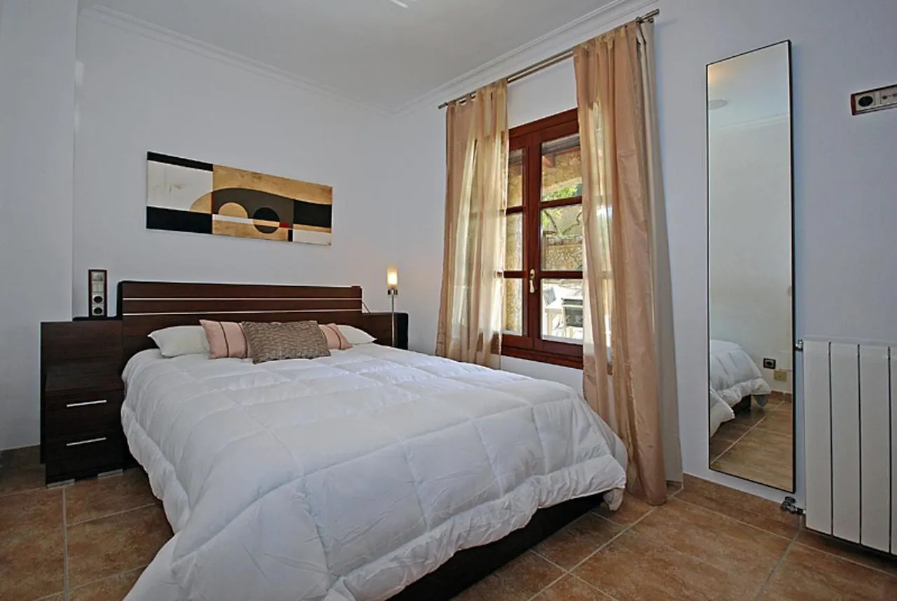 Canova Ariany 0*,